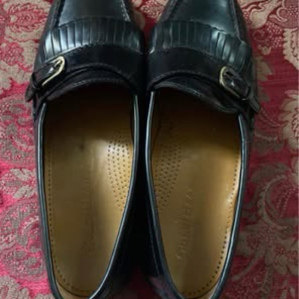 Cole Haan Black kiltie leather loafer with Buckle size 9D
Cross Listed.